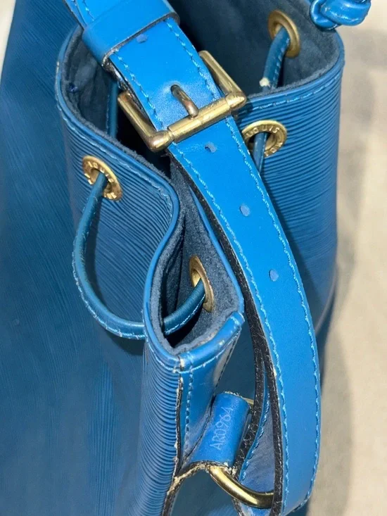 Authentic Vintage Louis Vuitton Noe Blue Epi Leather Drawstring Shoulder Bag - Picture 7 of 15